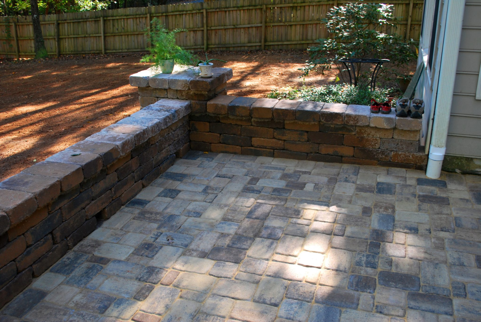 Paver patio with seat wall design reference
